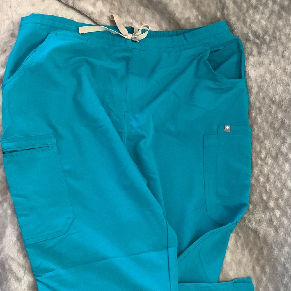 Yola skinny scrub pants